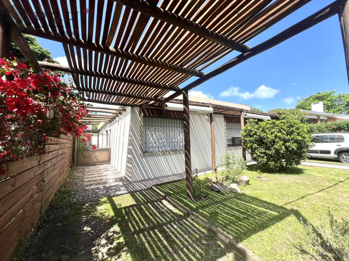 Casa ID.7040 - Casa en venta Barrio Monaco