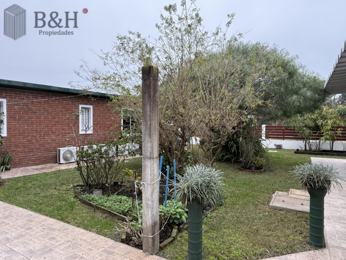 Casa ID.7794 - Casa de 3 dormitorios a la venta en Pinares - Playa Mansa