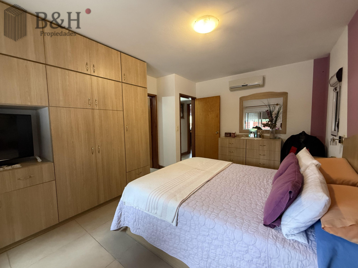Casa ID.7794 - Casa de 3 dormitorios a la venta en Pinares - Playa Mansa