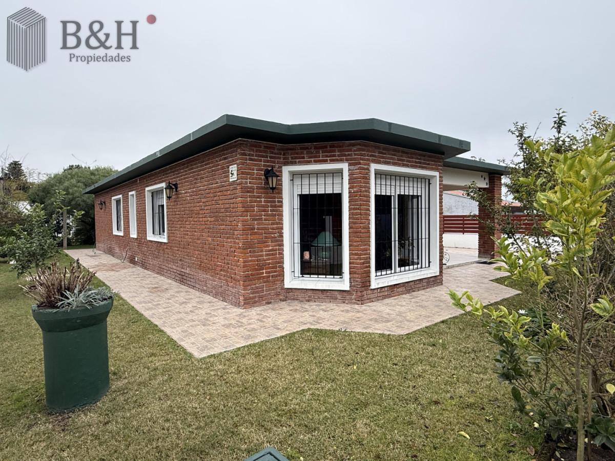 Casa ID.7794 - Casa de 3 dormitorios a la venta en Pinares - Playa Mansa