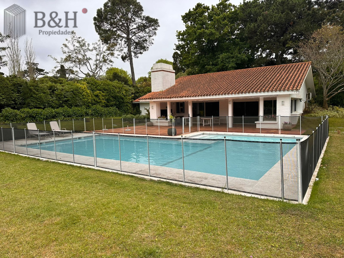 Alquiler Temporal mansión en Golf - GoPunta - Portal Inmobiliario de Punta del Este - Maldonado