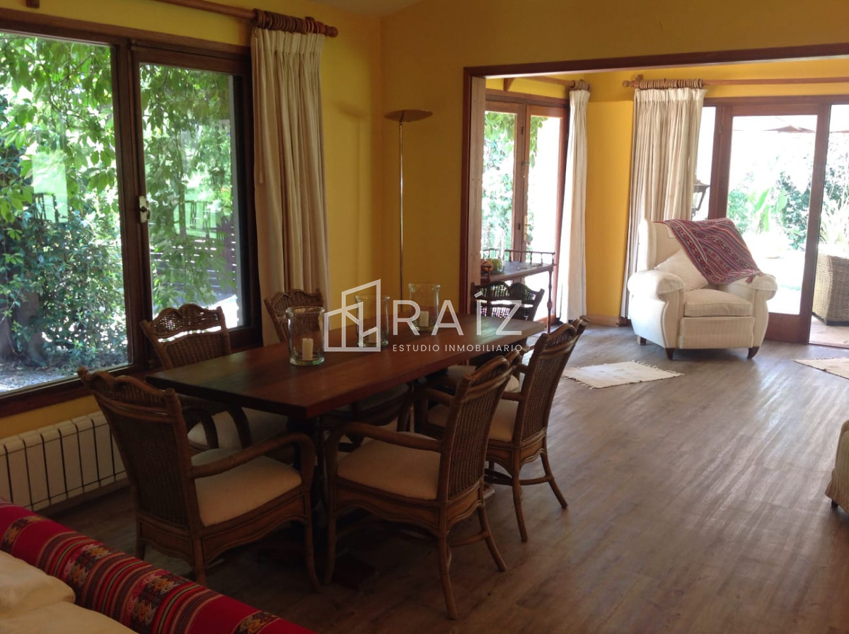 Casa ID.11566 - CASA EN VENTA 4 DORMITORIOS PLAYA MANSA