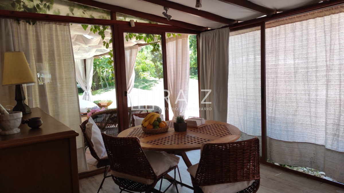 Casa ID.11566 - CASA EN VENTA 4 DORMITORIOS PLAYA MANSA