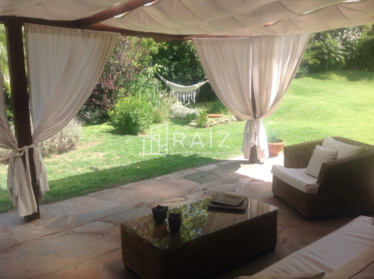 Casa ID.11566 - CASA EN VENTA 4 DORMITORIOS PLAYA MANSA