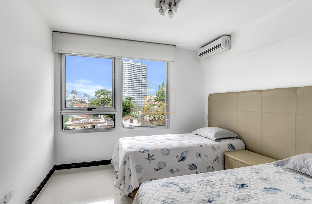 Apartamento ID.930 - Apartamento en venta playa Mansa, Punta del Este