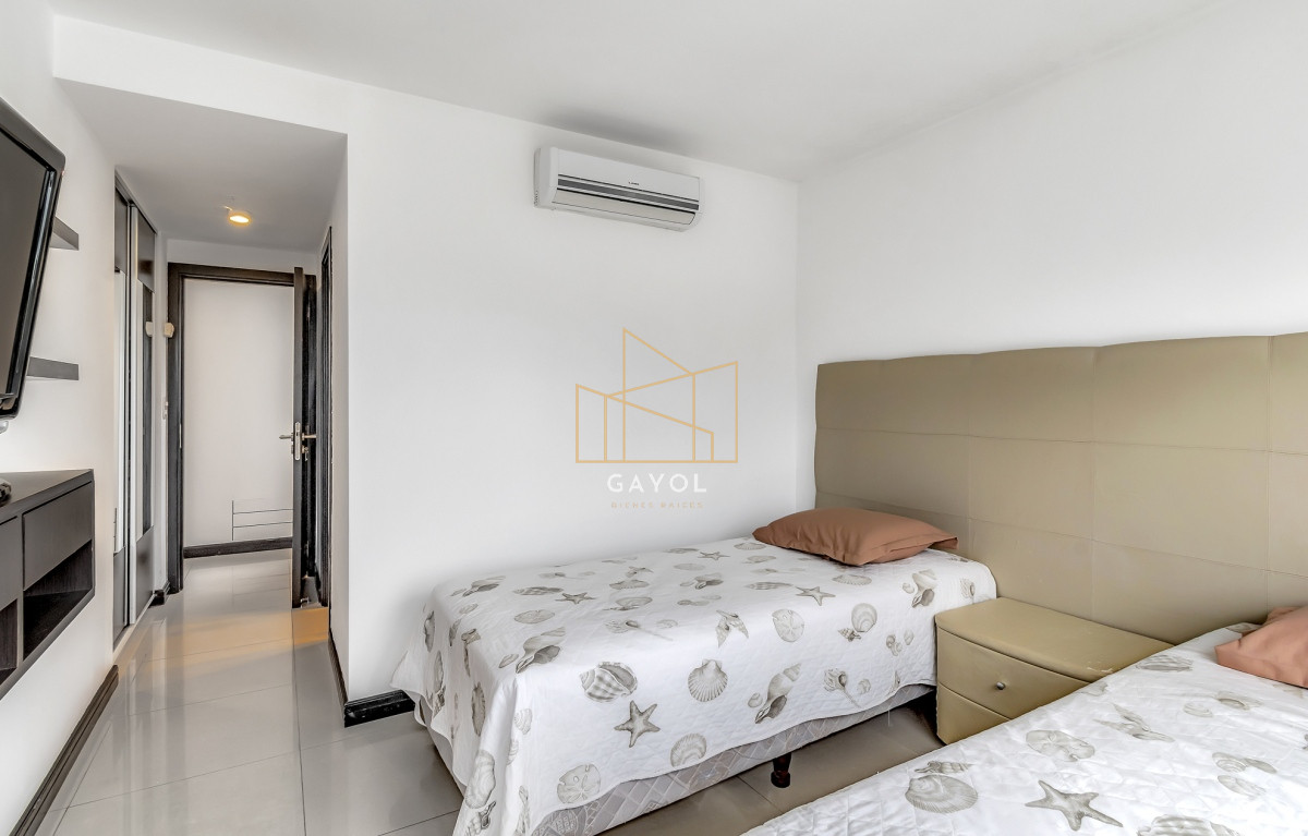 Apartamento ID.930 - Apartamento en venta playa Mansa, Punta del Este