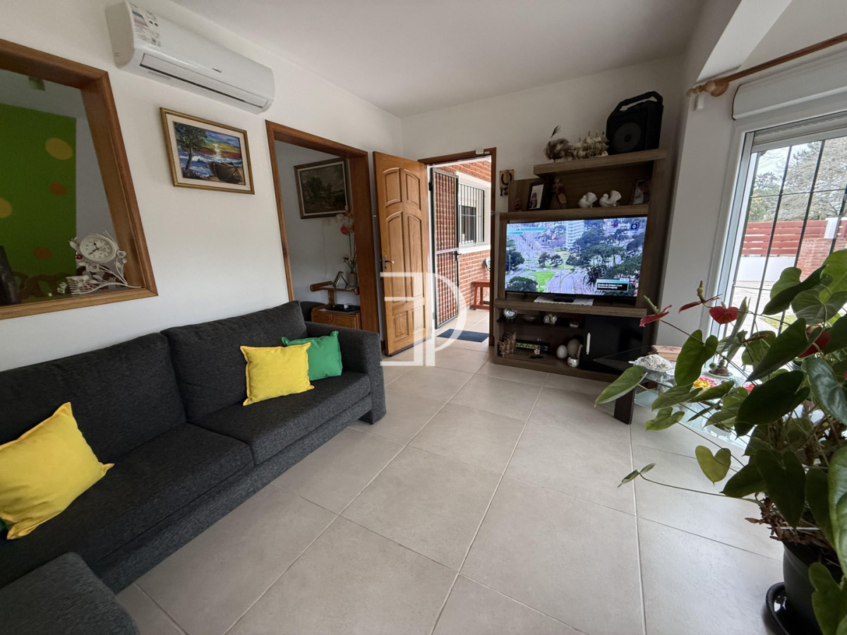 Casa ID.1541 - Casa de 3 dormitorios a la venta en Pinares - Playa Mansa