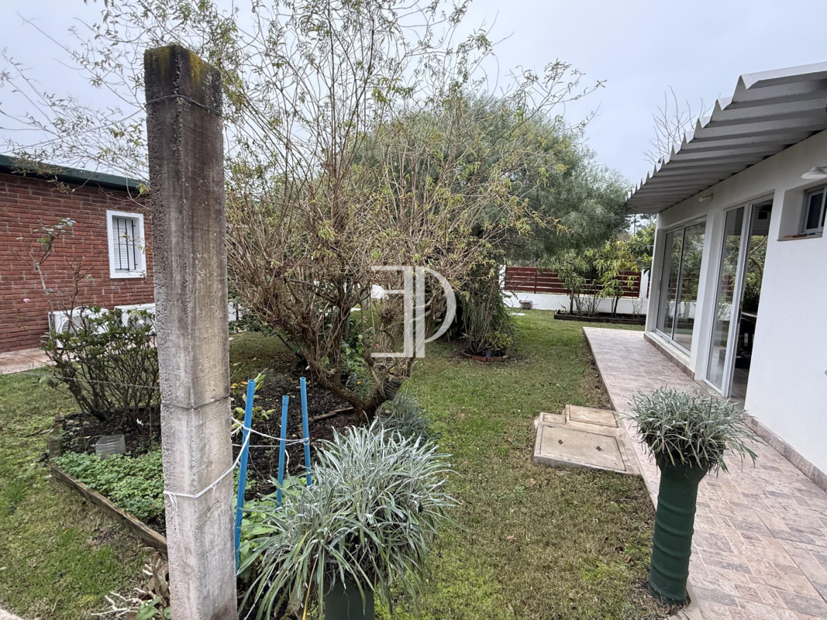 Casa ID.1541 - Casa de 3 dormitorios a la venta en Pinares - Playa Mansa