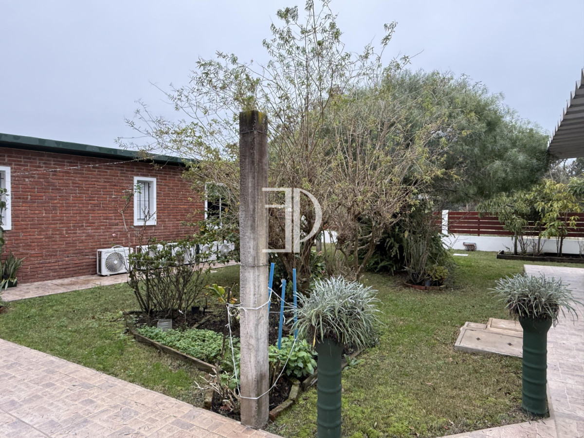 Casa ID.1541 - Casa de 3 dormitorios a la venta en Pinares - Playa Mansa