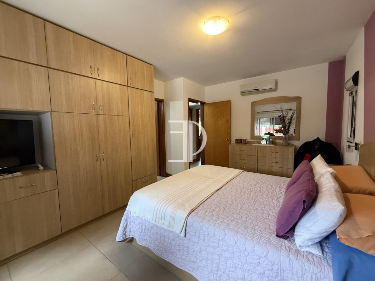Casa ID.1541 - Casa de 3 dormitorios a la venta en Pinares - Playa Mansa