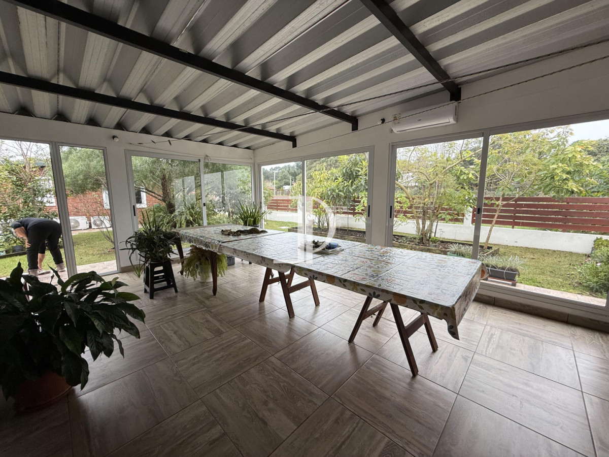 Casa ID.1541 - Casa de 3 dormitorios a la venta en Pinares - Playa Mansa