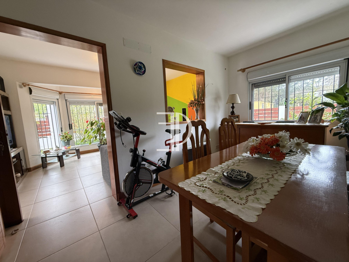 Casa ID.1541 - Casa de 3 dormitorios a la venta en Pinares - Playa Mansa