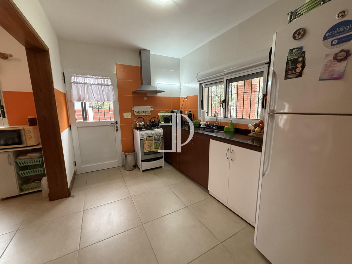Casa ID.1541 - Casa de 3 dormitorios a la venta en Pinares - Playa Mansa
