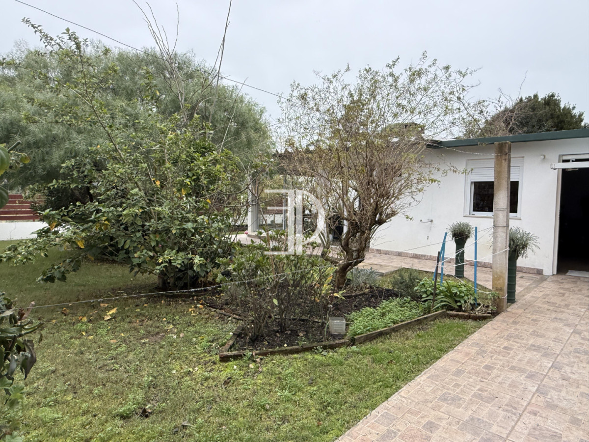 Casa ID.1541 - Casa de 3 dormitorios a la venta en Pinares - Playa Mansa