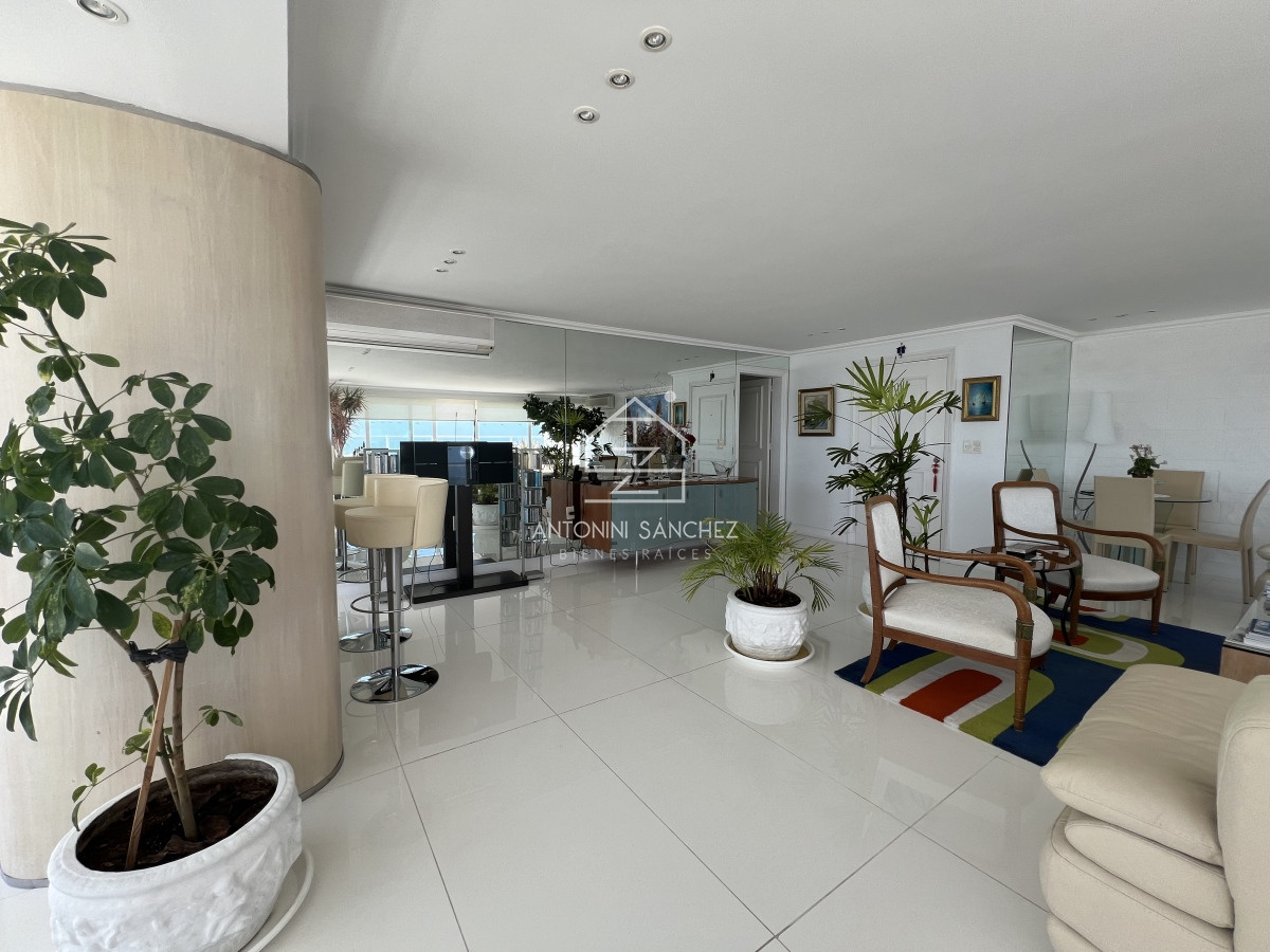 Apartamento ID.1413 - Apartamento Penthouse en venta playa Mansa primera linea