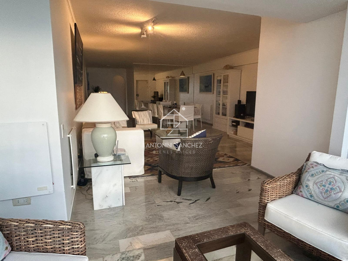 Apartamento ID.1412 - Apartamento en Venta 3 dormitorios