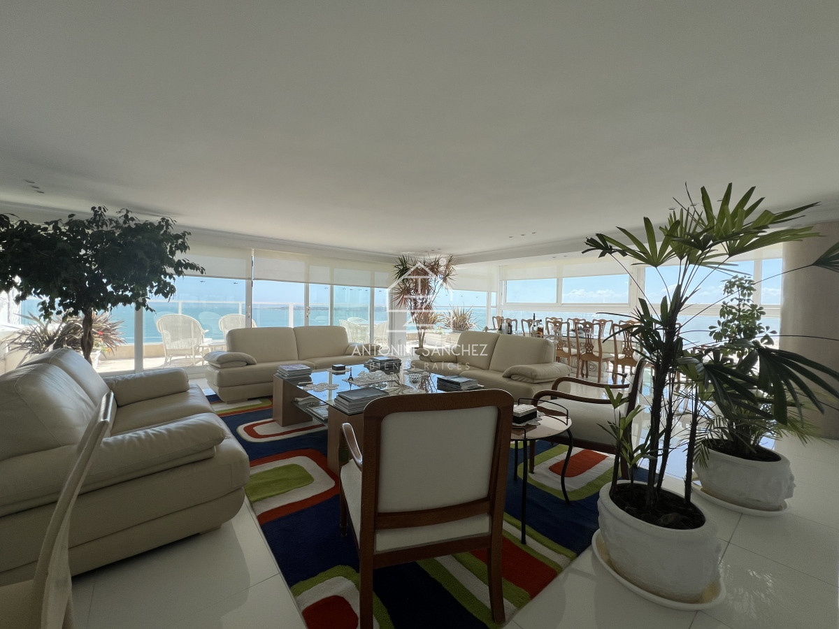 Apartamento ID.1413 - Apartamento Penthouse en venta playa Mansa primera linea
