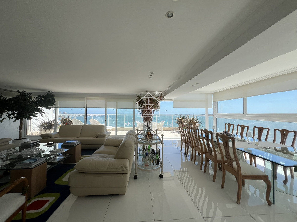 Apartamento ID.1413 - Apartamento Penthouse en venta playa Mansa primera linea