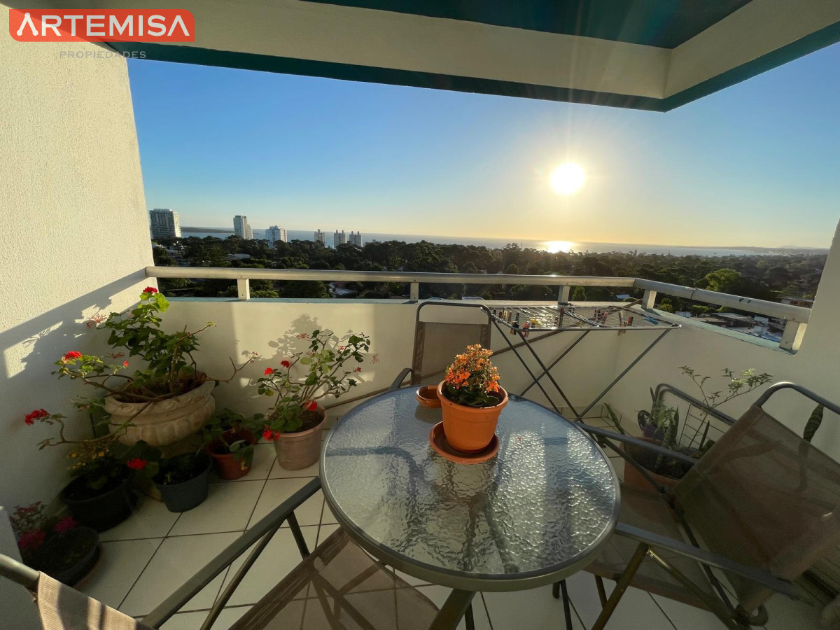 Apartamento ID.670 - Apartamento De 3 Dormitorios En Alquiler Anual