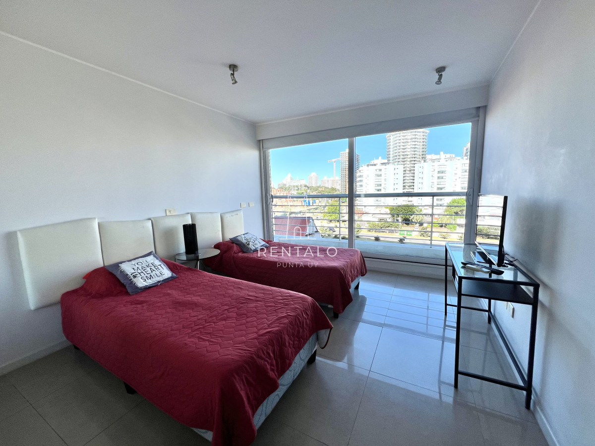 Apartamento ID.1070 - Apartamento en venta y alquiler anual playa Mansa, Punta del Este