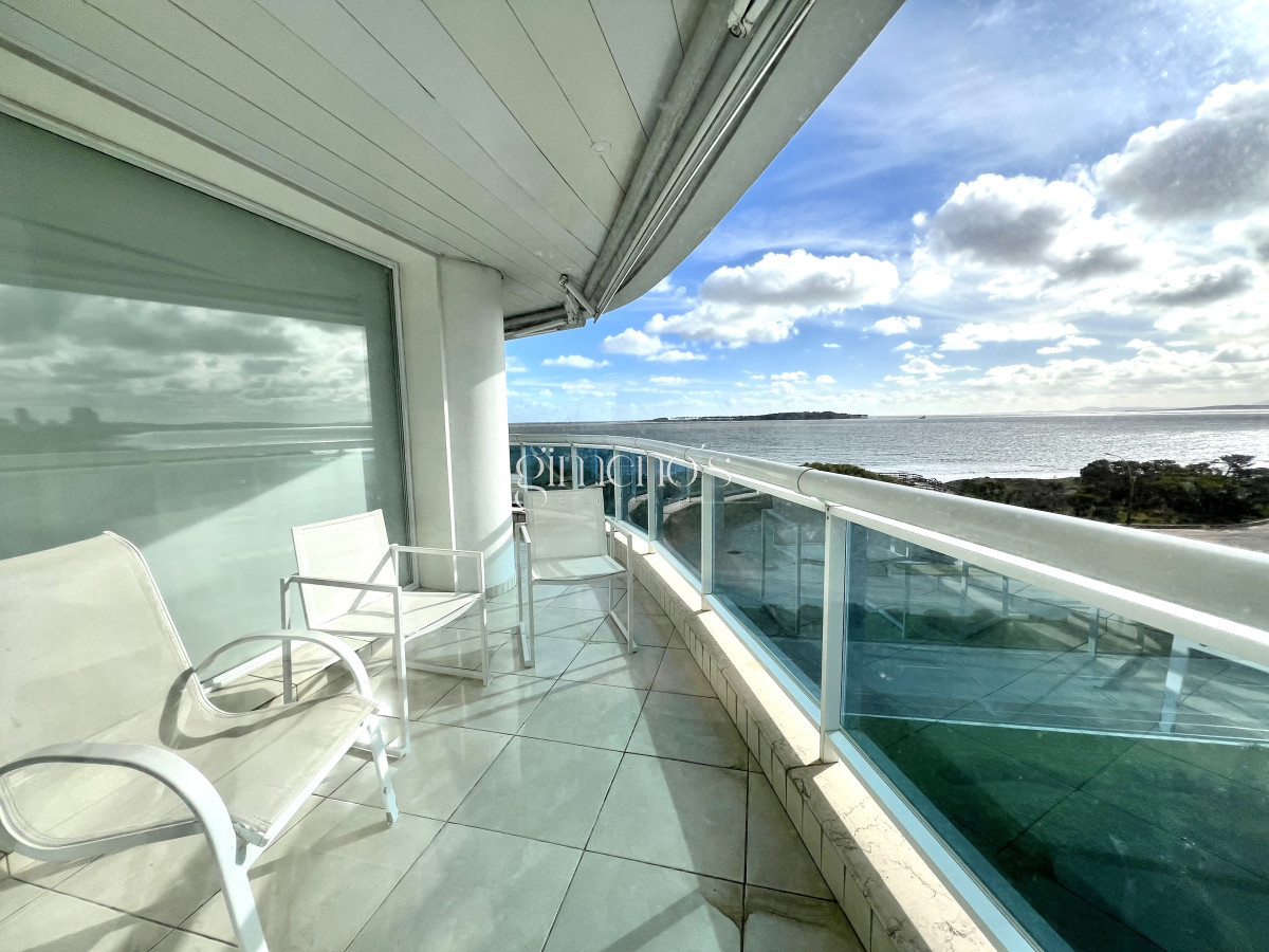 Apartamento ID.351 - Apartamento en Venta primera linea Playa Mansa, Punta del Este