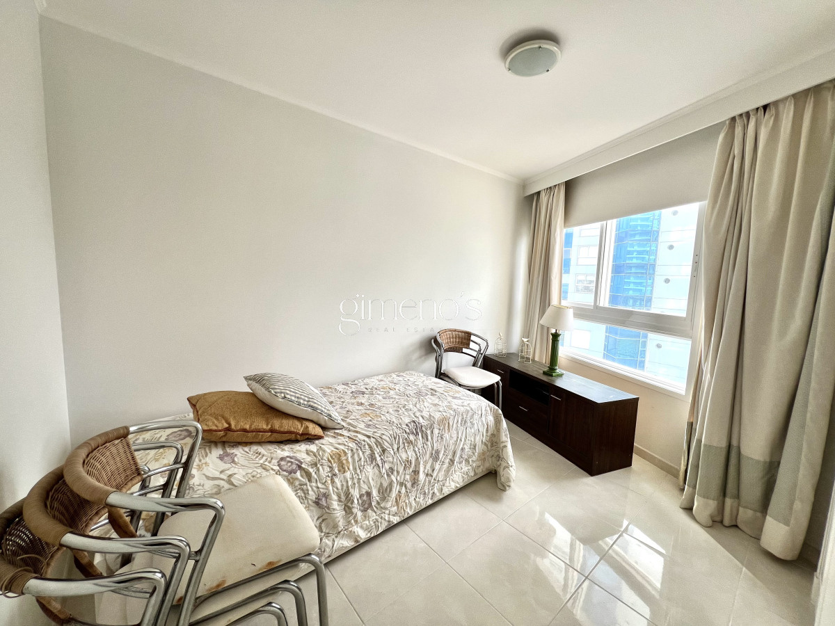 Apartamento ID.351 - Apartamento en Venta primera linea Playa Mansa, Punta del Este