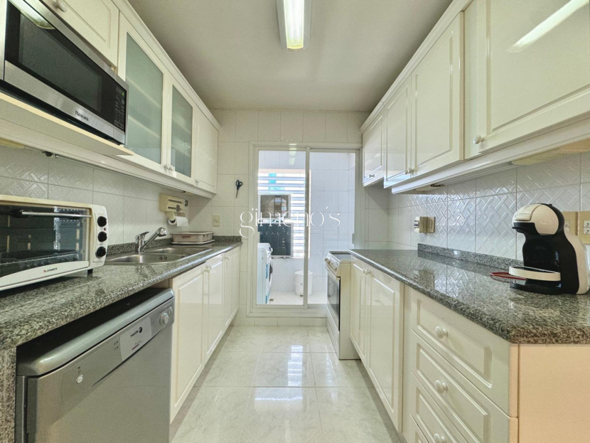 Apartamento ID.1306 - Apartamento en alquiler temporal y anual en playa Mansa Punta del Este.