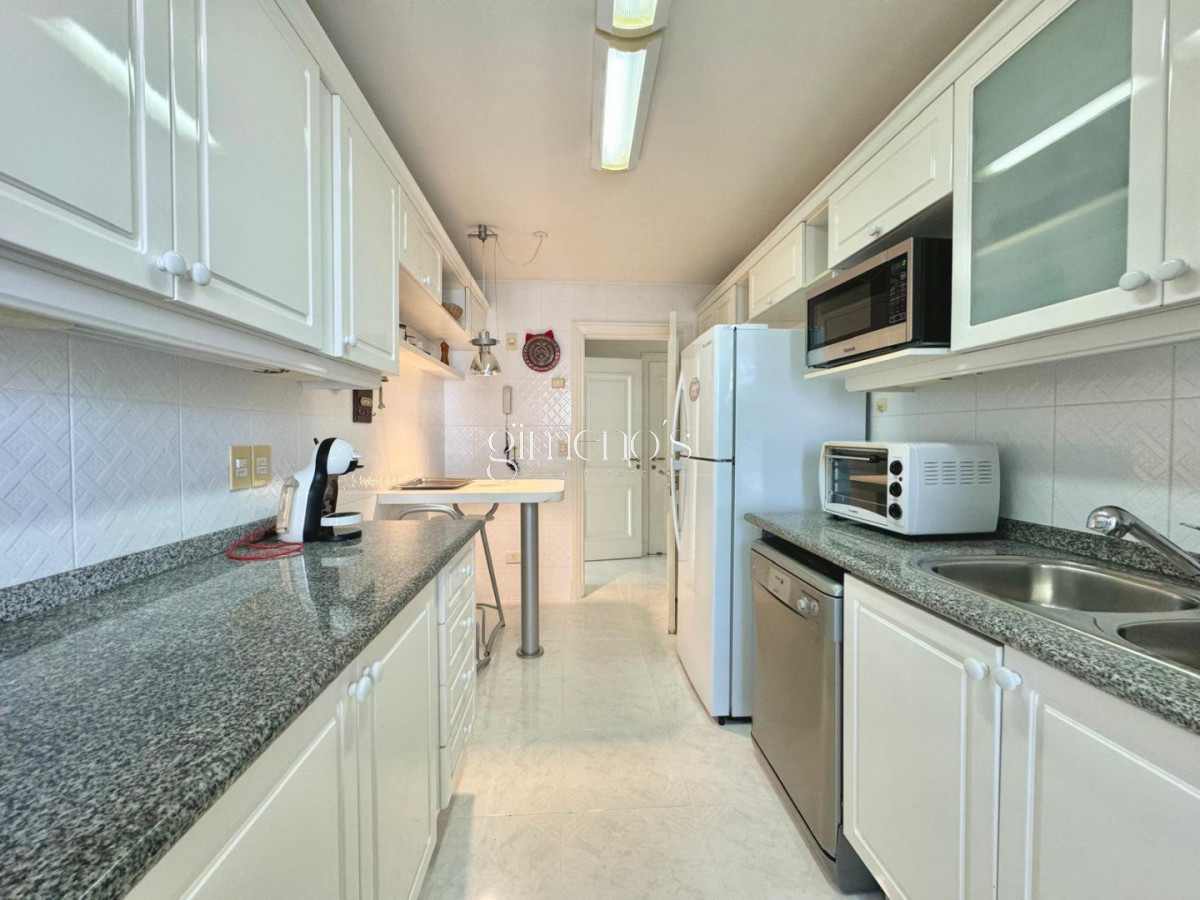 Apartamento ID.1306 - Apartamento en alquiler temporal y anual en playa Mansa Punta del Este.