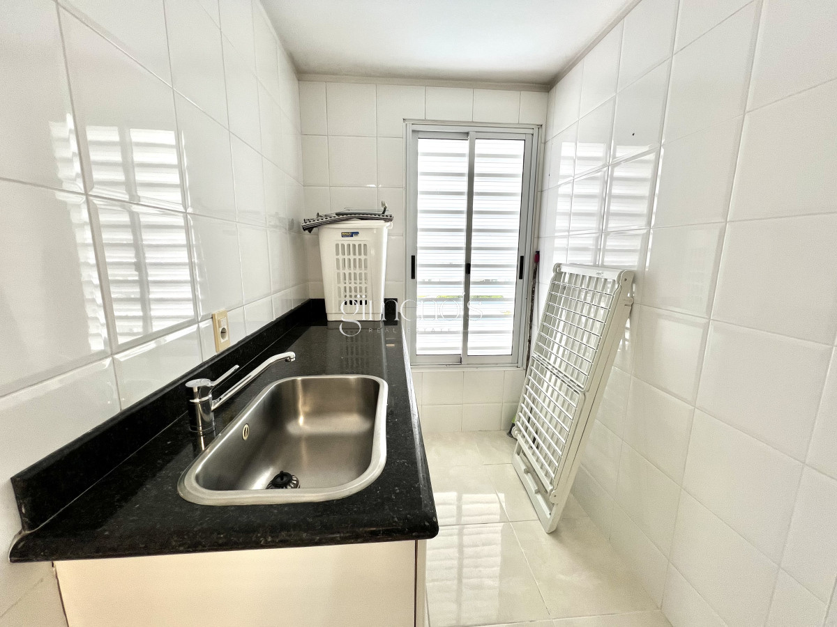 Apartamento ID.351 - Apartamento en Venta primera linea Playa Mansa, Punta del Este