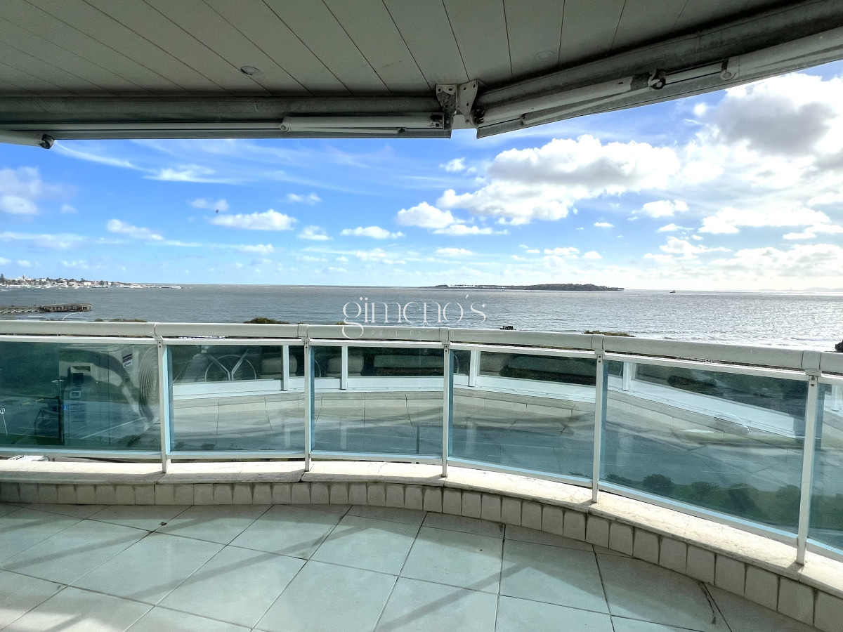 Apartamento ID.351 - Apartamento en Venta primera linea Playa Mansa, Punta del Este