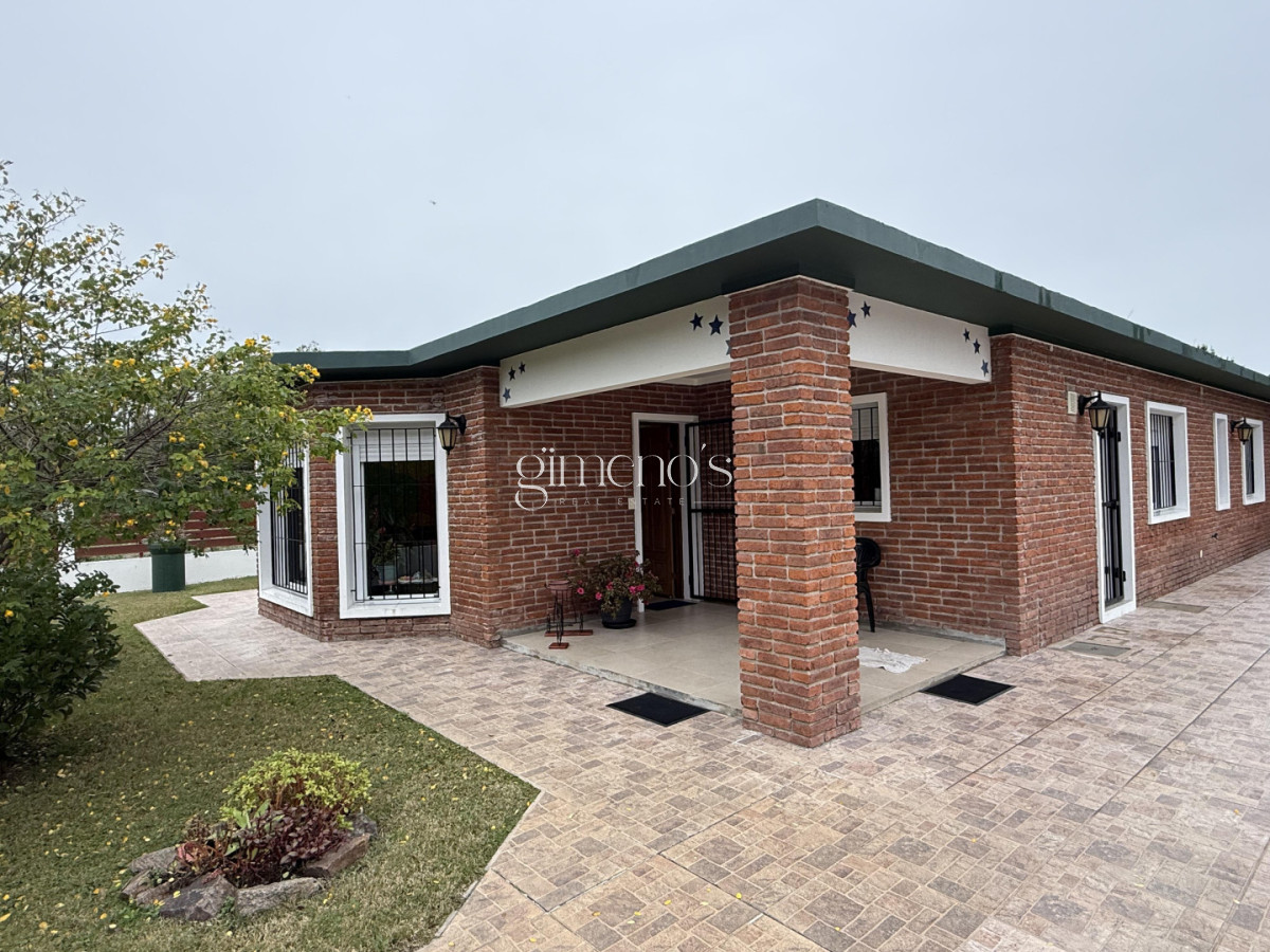 Casa de 3 dormitorios a la venta en Pinares - Playa Mansa
