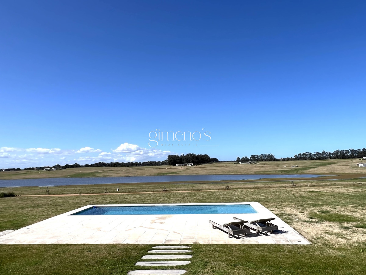 Casa ID.15 - Casa en venta en Laguna de los Cisnes