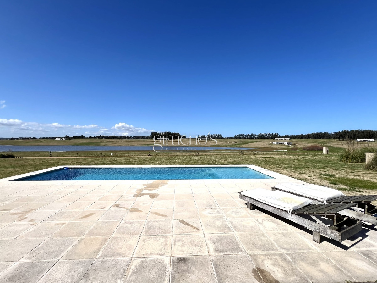 Casa ID.15 - Casa en venta en Laguna de los Cisnes