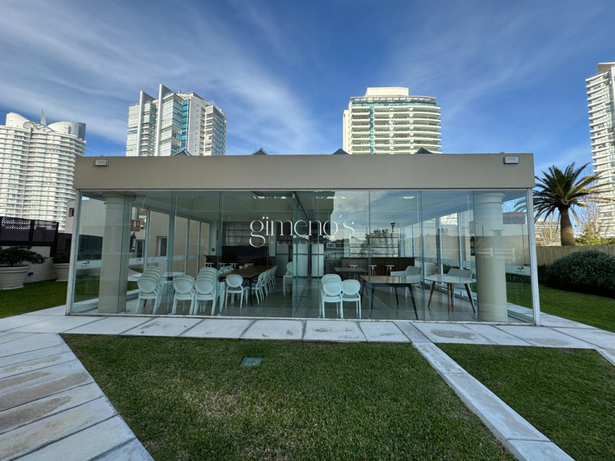 Apartamento ID.1306 - Apartamento en alquiler temporal y anual en playa Mansa Punta del Este.