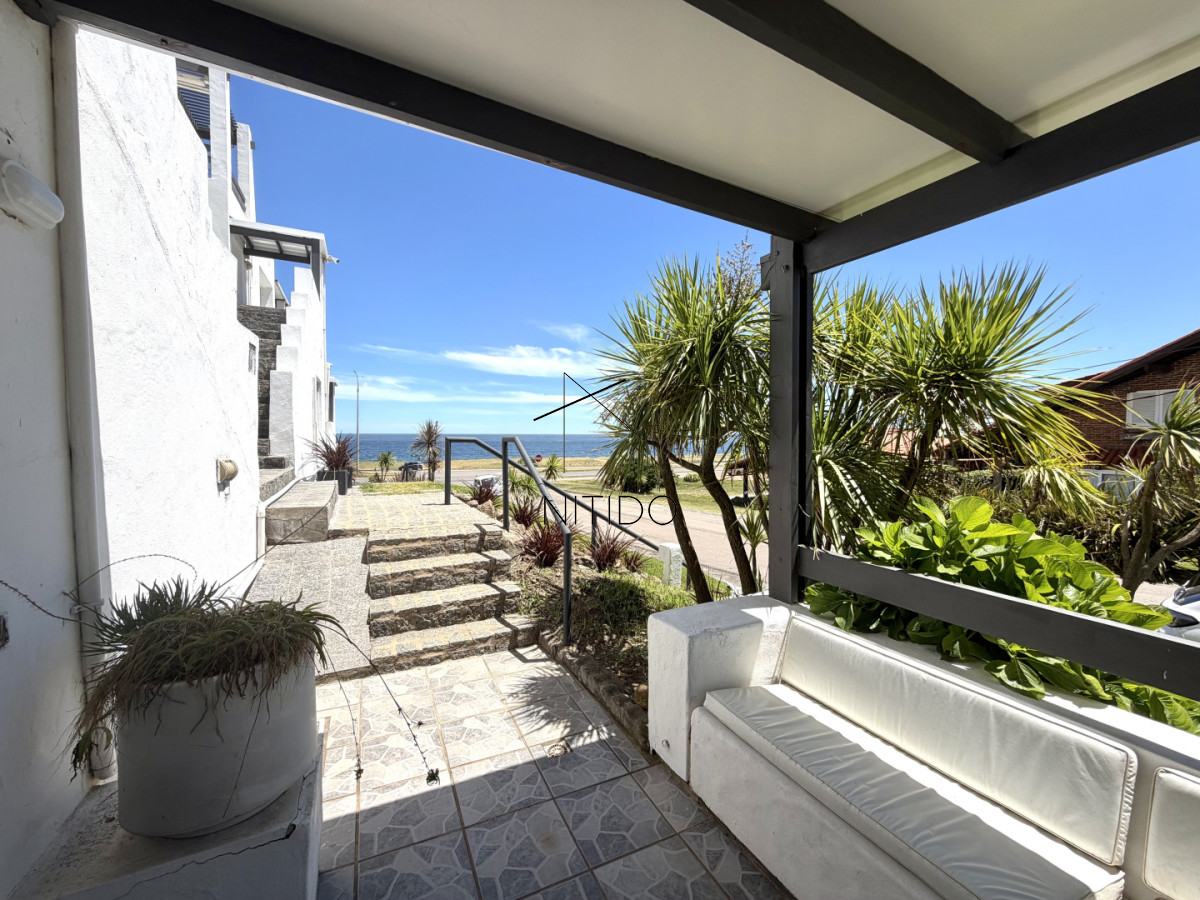 Apartamento ID.383 - Apartamento en venta primera linea de playa Mansa, Punta del Este