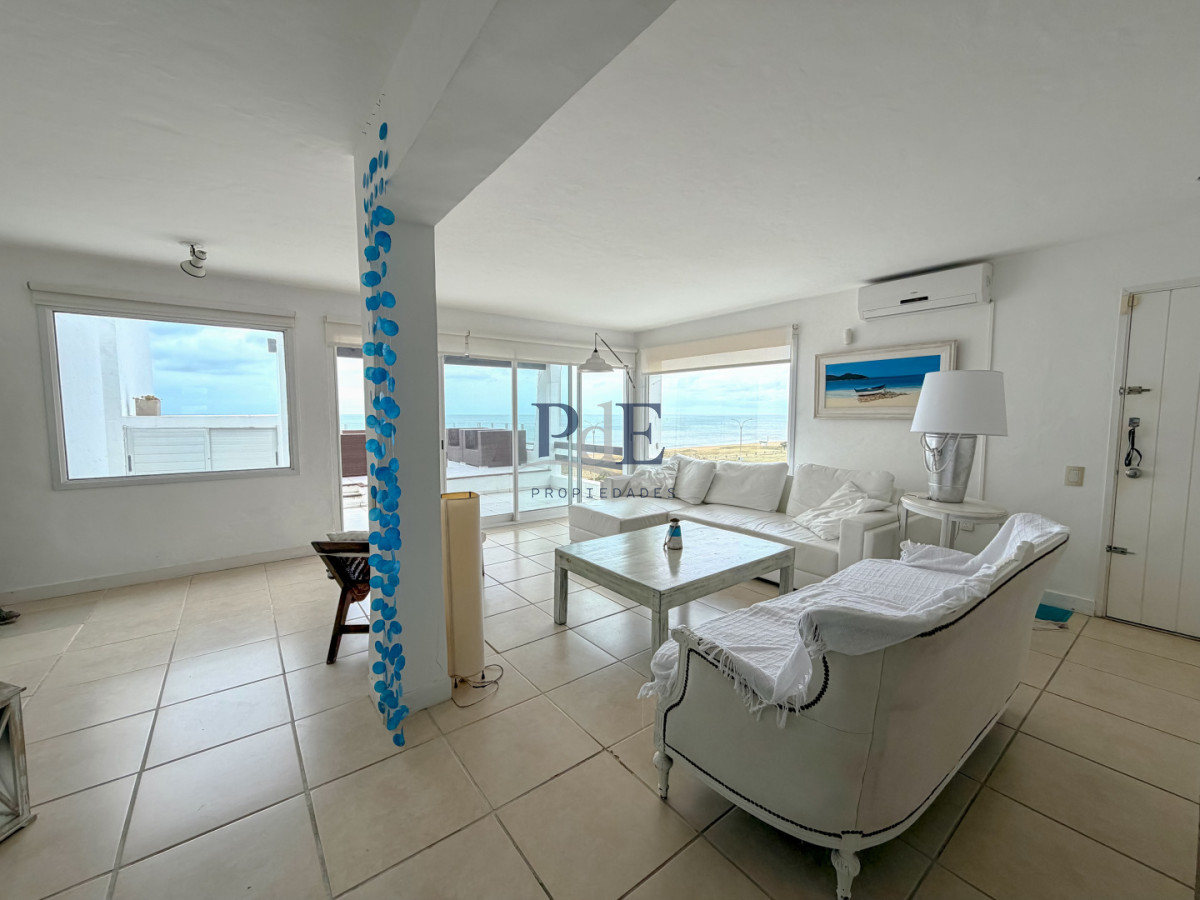 Apartamento en venta en primera línea - Imagen 2