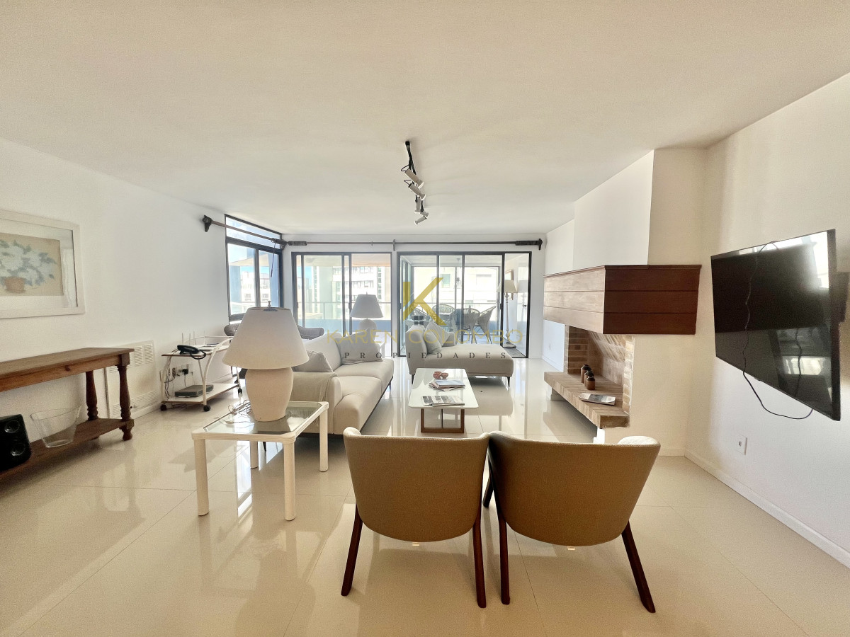 Apartamento en venta en Peninsula, Punta del Este - KCP21096533A