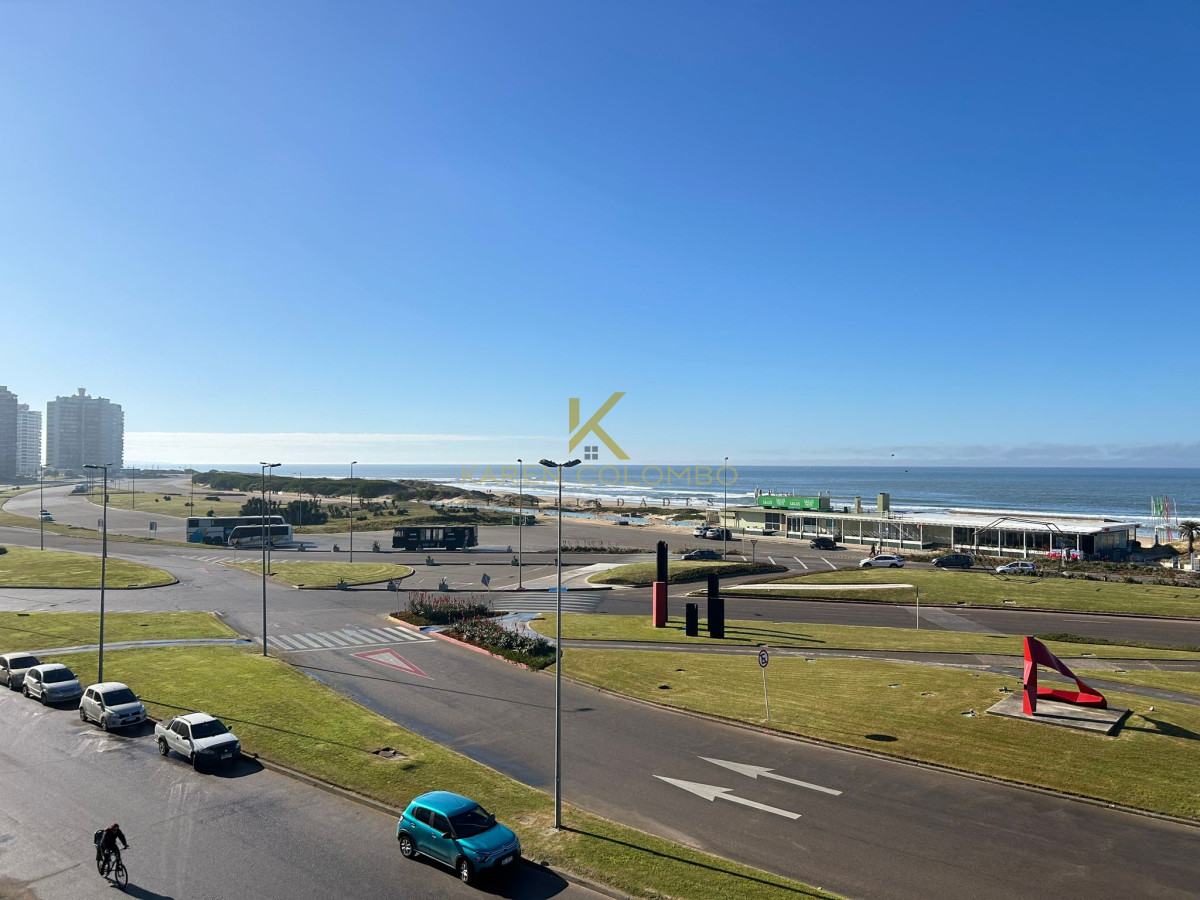 Espectacular apartamento en primera linea de playa Brava