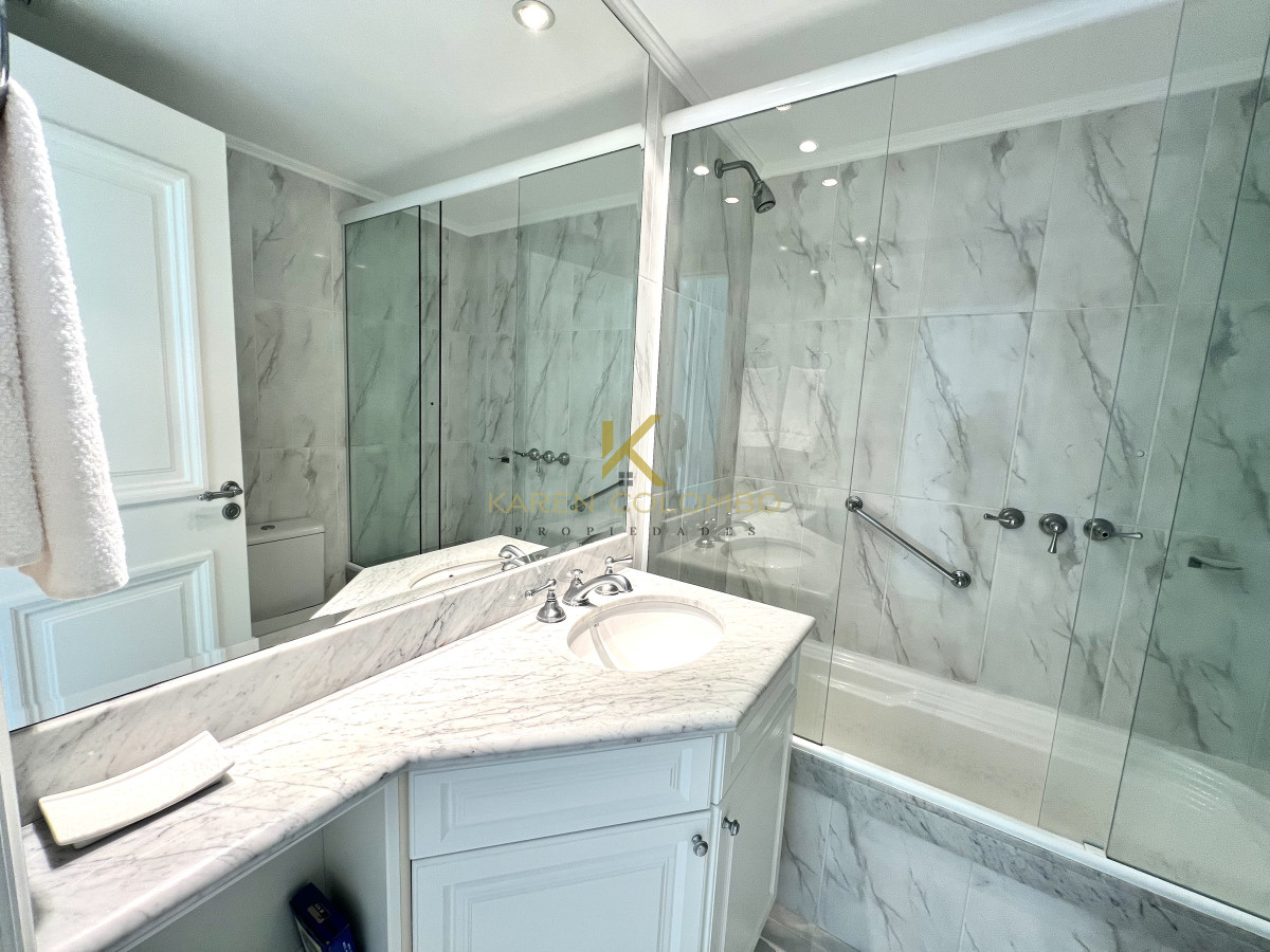 Apartamento ID.21096328 - Apartamento en venta primera linea playa Mansa, Punta del Este