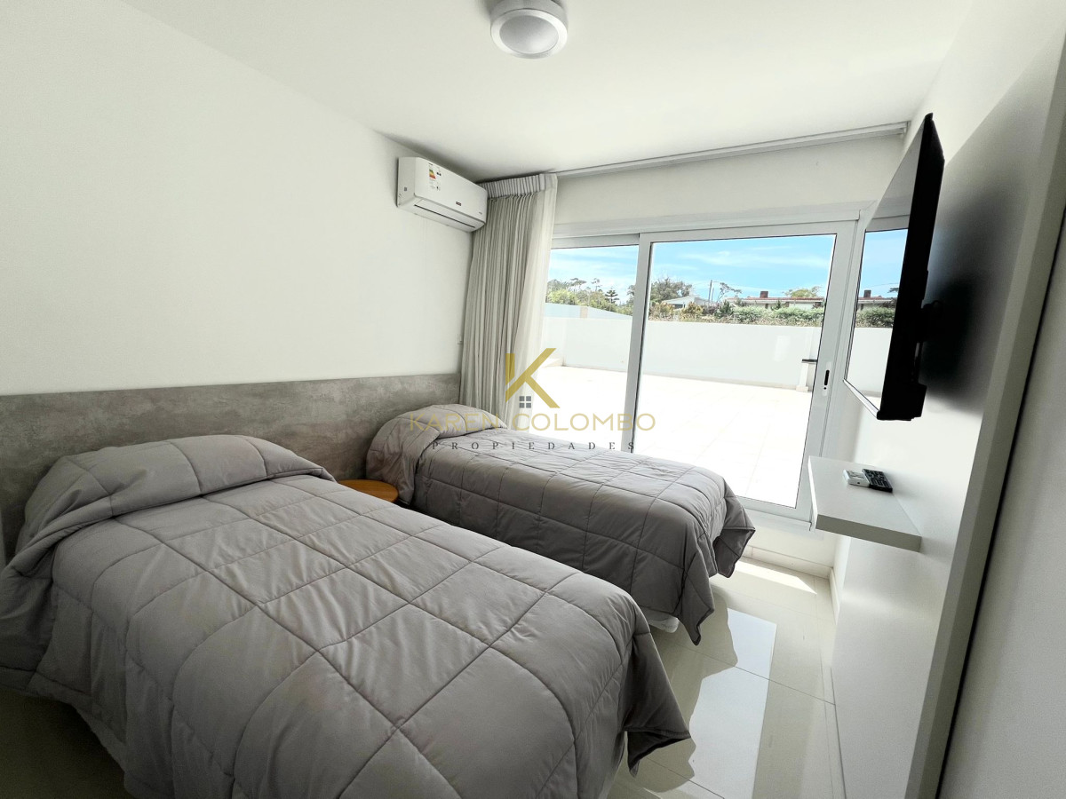 Apartamento ID.21095211 - Apartamento en venta primera linea playa Mansa Punta del Este