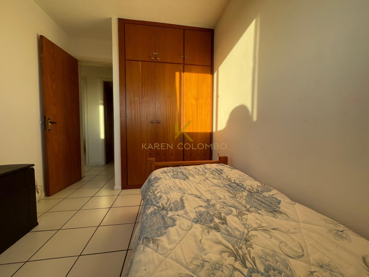 Apartamento ID.21095362 - Apartamento De 3 Dormitorios En Alquiler Anual