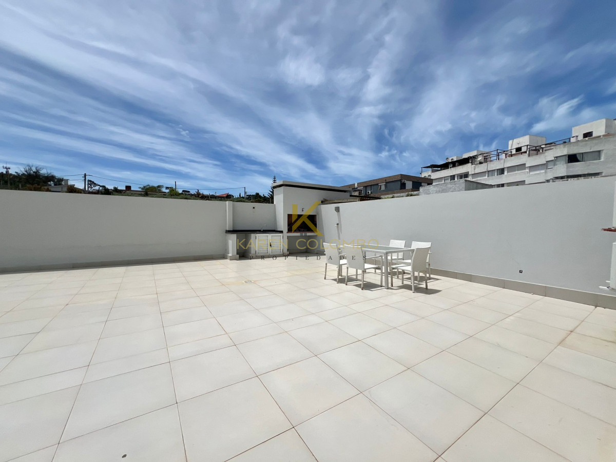 Apartamento ID.21095211 - Apartamento en venta primera linea playa Mansa Punta del Este