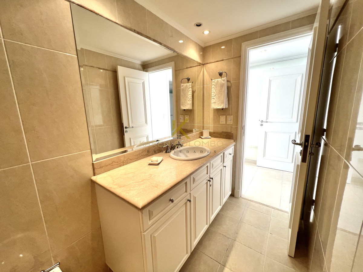 Apartamento ID.21096328 - Apartamento en venta primera linea playa Mansa, Punta del Este