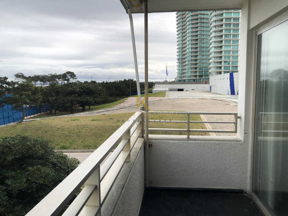 Apartamento ID.21096237 - Apartamento en venta - Primera linea Playa Mansa