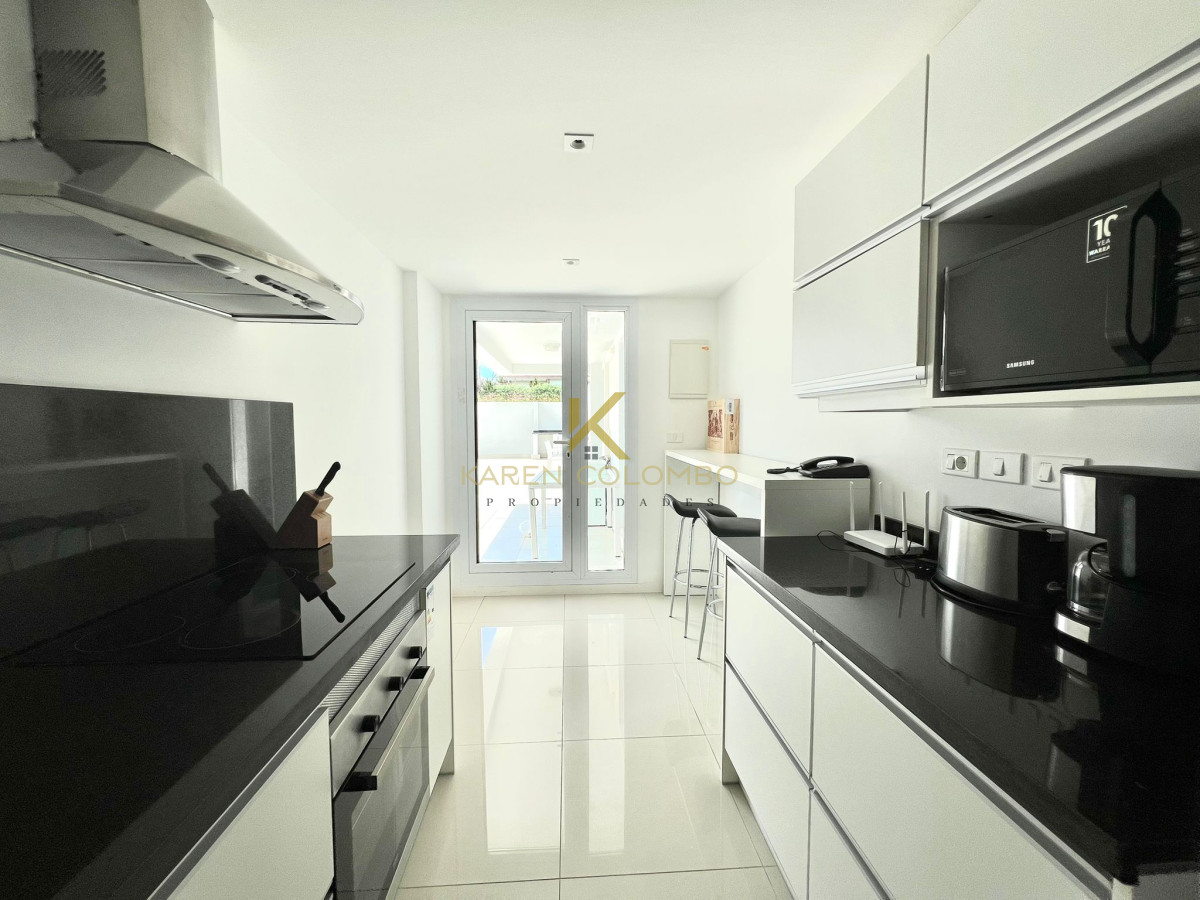 Apartamento ID.21095211 - Apartamento en venta primera linea playa Mansa Punta del Este