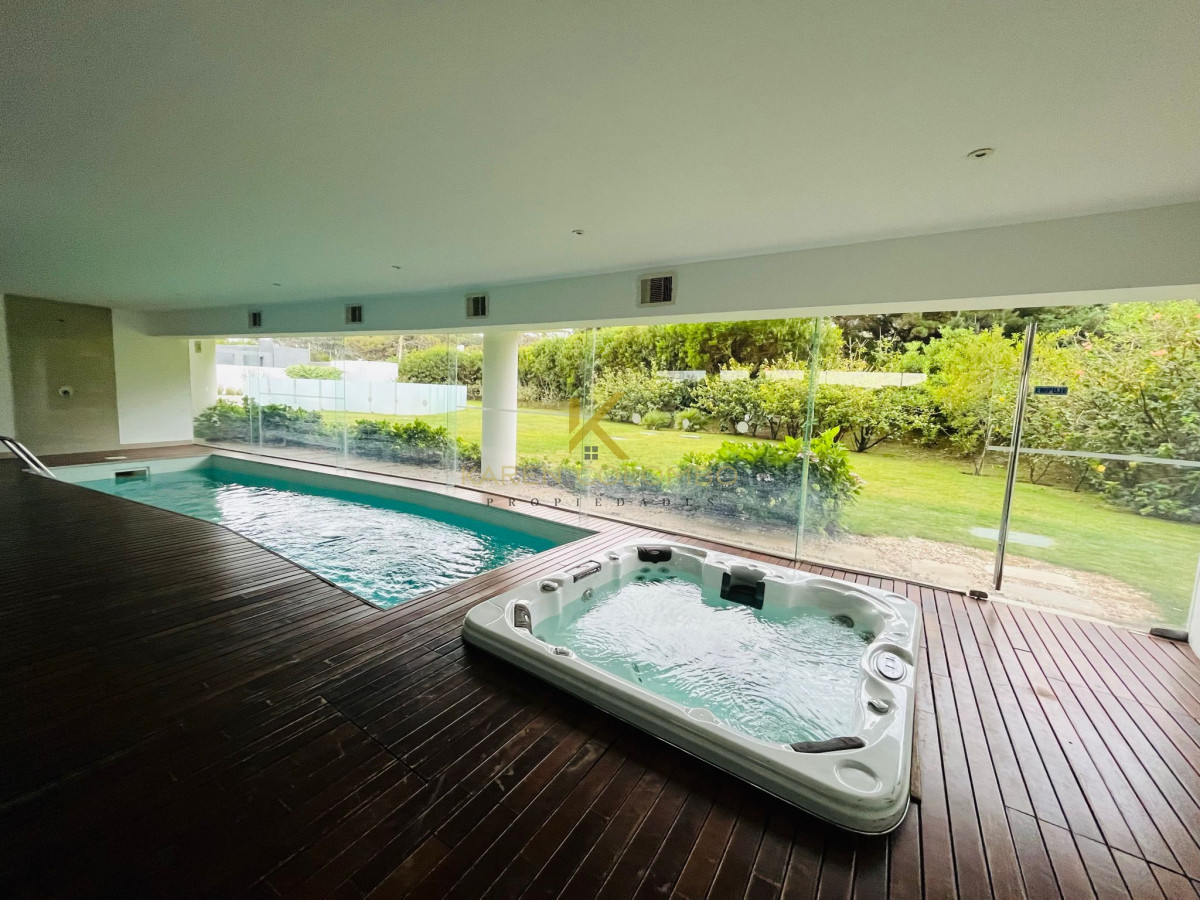 Apartamento ID.21095366 - Apartamento primer línea al mar parada 30 Playa Brava, Punta del Este