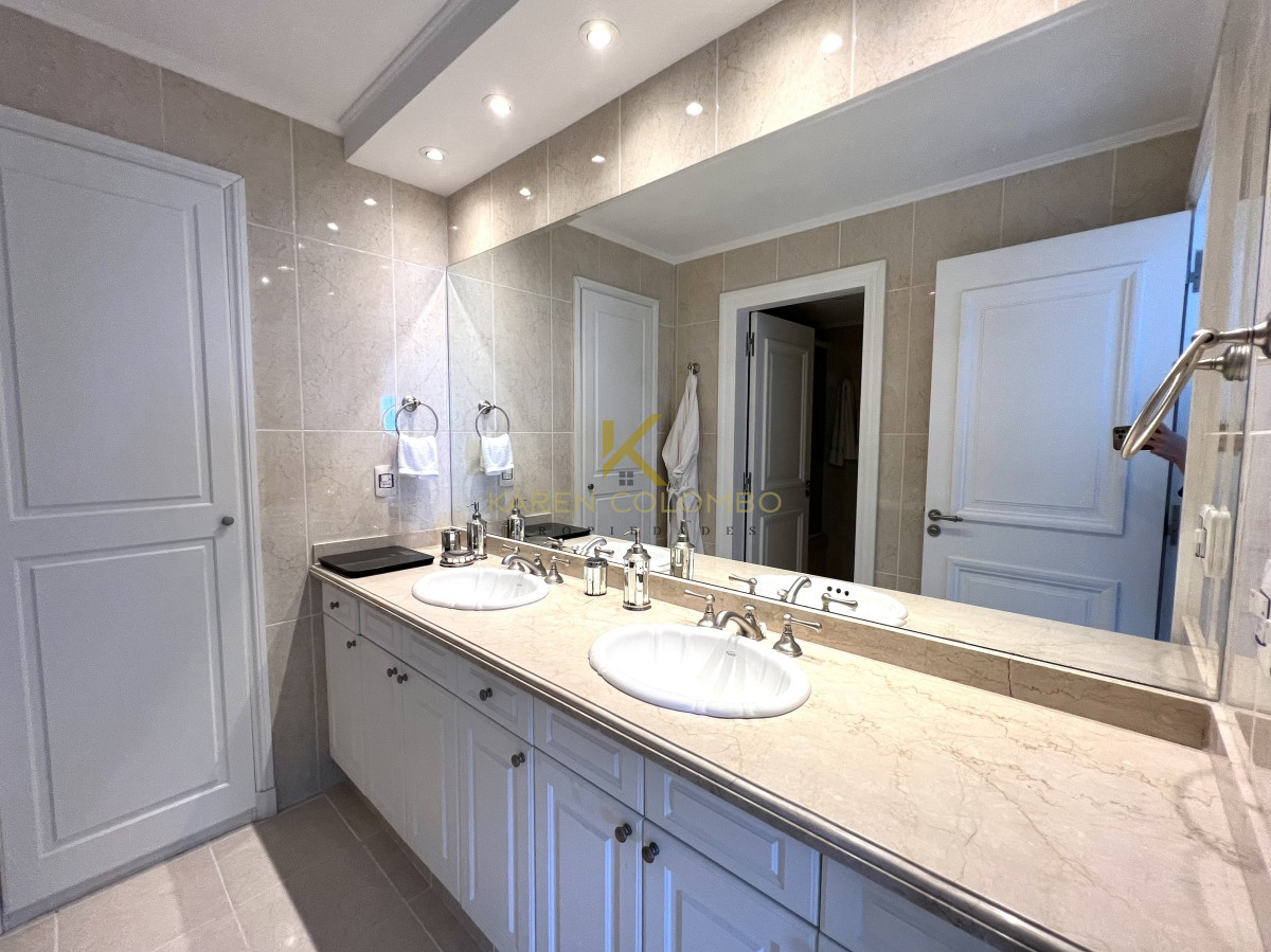 Apartamento ID.21094959 - Apartamento en venta primera linea de playa Mansa, Punta del Este