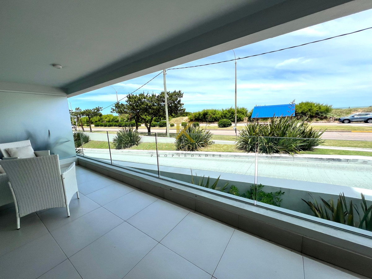 Apartamento ID.21095211 - Apartamento en venta primera linea playa Mansa Punta del Este
