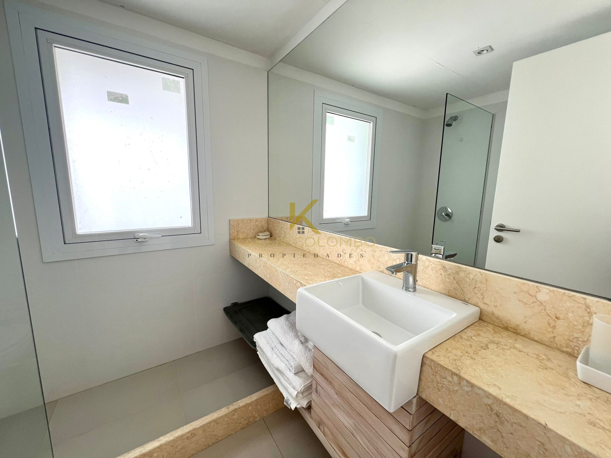 Apartamento ID.21095211 - Apartamento en venta primera linea playa Mansa Punta del Este