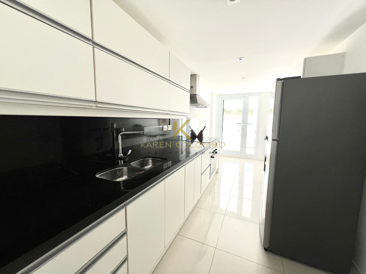 Apartamento ID.21095211 - Apartamento en venta primera linea playa Mansa Punta del Este